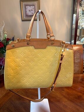 Louis Louis Vuitton Vert Impression Monogram Vernis Brea MM Bag